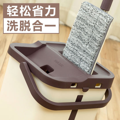 Hand-free mop bucket